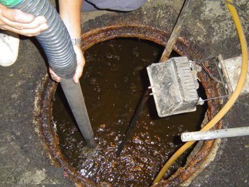 三角镇隔油池清理